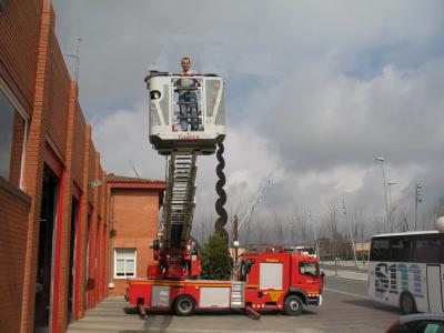 20080403135623-bomber.jpg