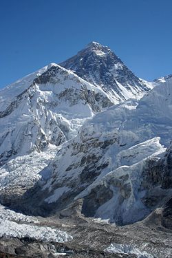 20090226085544-250px-everest-kalapatthar.jpg
